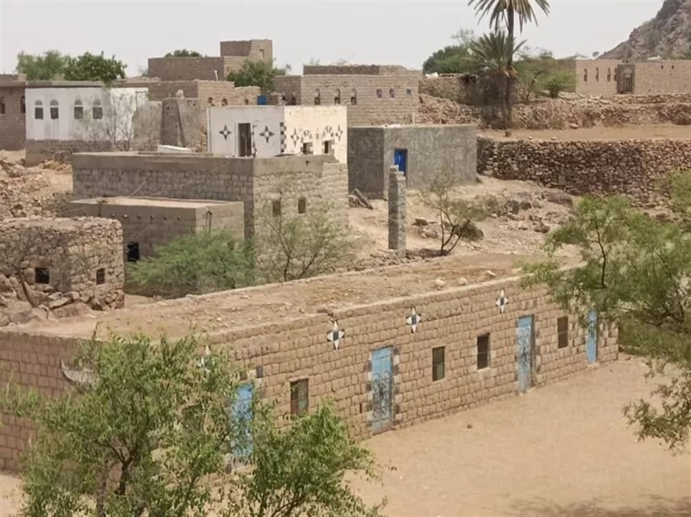 مقتل طفلة وإصابة شقيقها في قصف حوثي غرب تعز