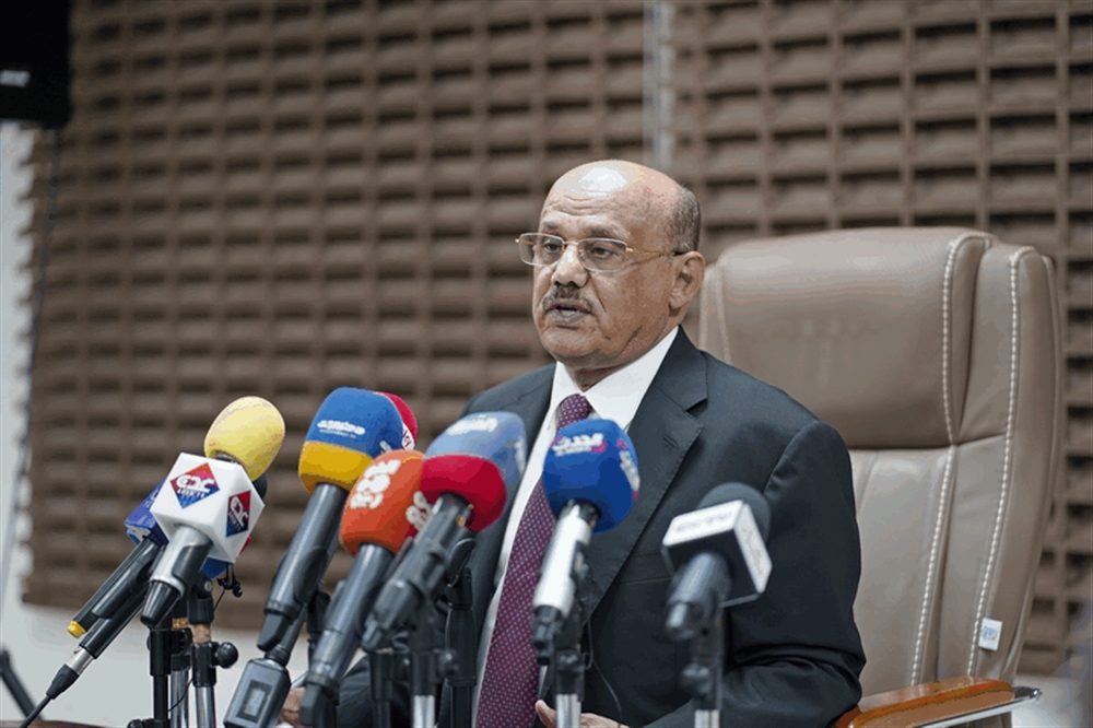 محافظ البنك المركزي يعلن إكمال نقل المنظومة المصرفية بالكامل إلى عدن