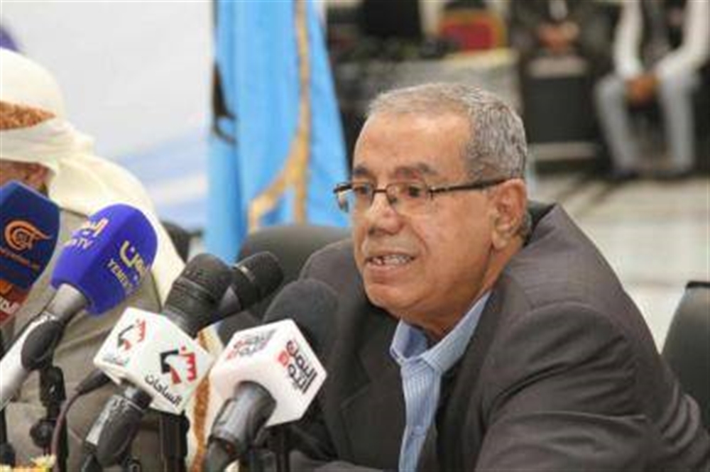 صنعاء.. مليشيا الحوثي تقتحم اجتماعًا لقيادة المؤتمر بعد صدور حكما بإعدام أحمد علي