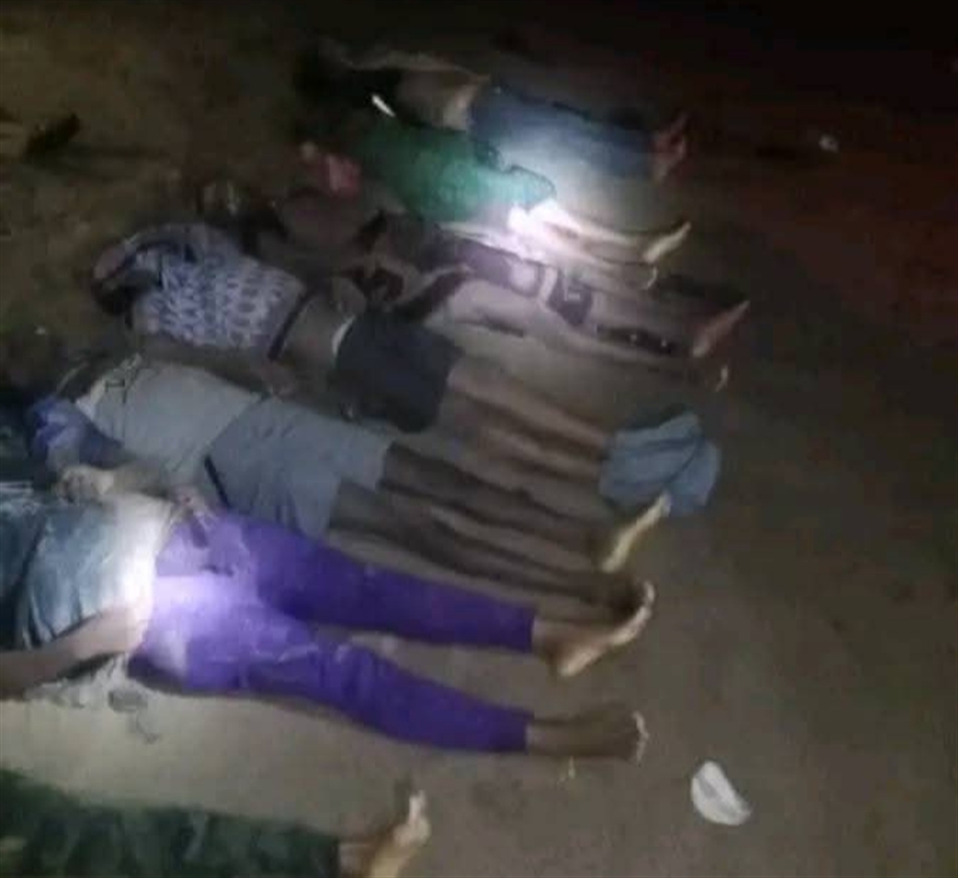 أمن أبين يعلن دفن 56 جثة لمهاجرين أفارقة غرقوا قبالة سواحل المحافظة