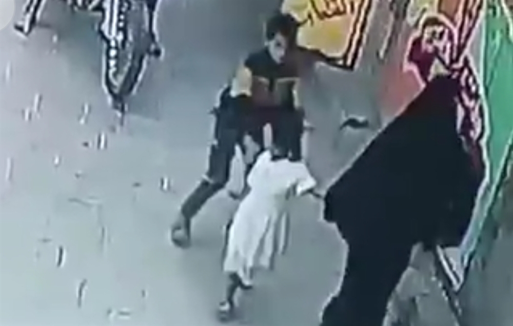 طفل في ذمار ينقذ شقيقته من محاولة اختطاف امرأة منقبة