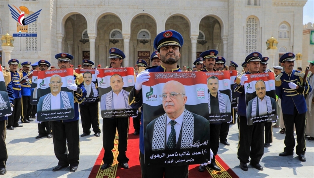مليشيا الحوثي تشيّع جثامين 11 مسؤولا في حكومتها قُتلوا بغارات إسرائيلية على صنعاء