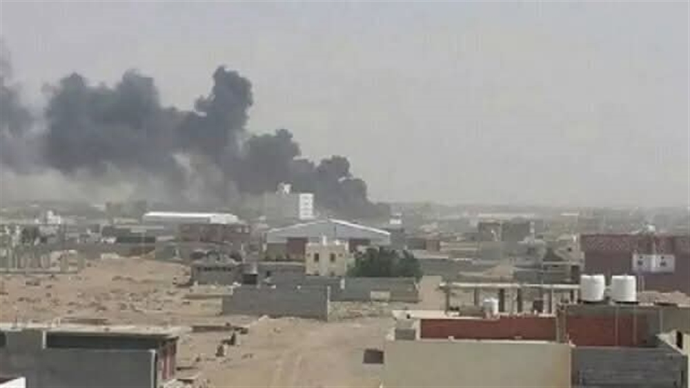 غارات مكثفة لجيش الكيان الإسرائيلي تستهدف ميناء الحديدة غرب اليمن