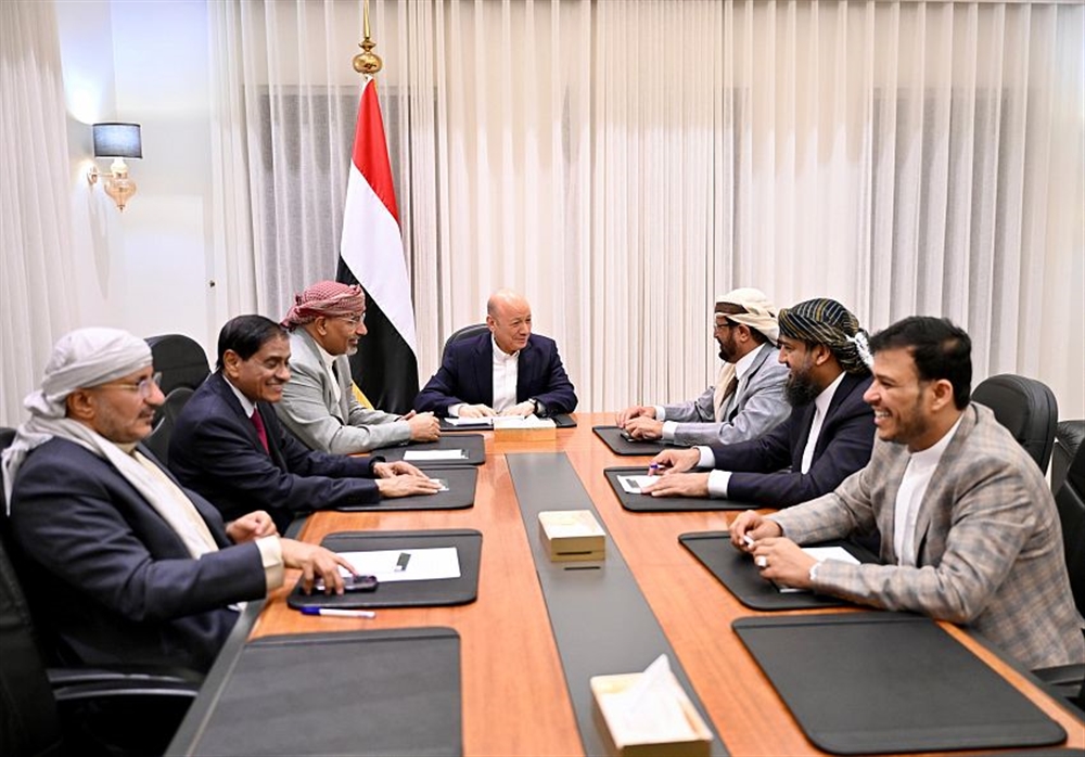 مجلس القيادة الرئاسي يكلف الفريق القانوني بمراجعة قراراته منذ تشكيله