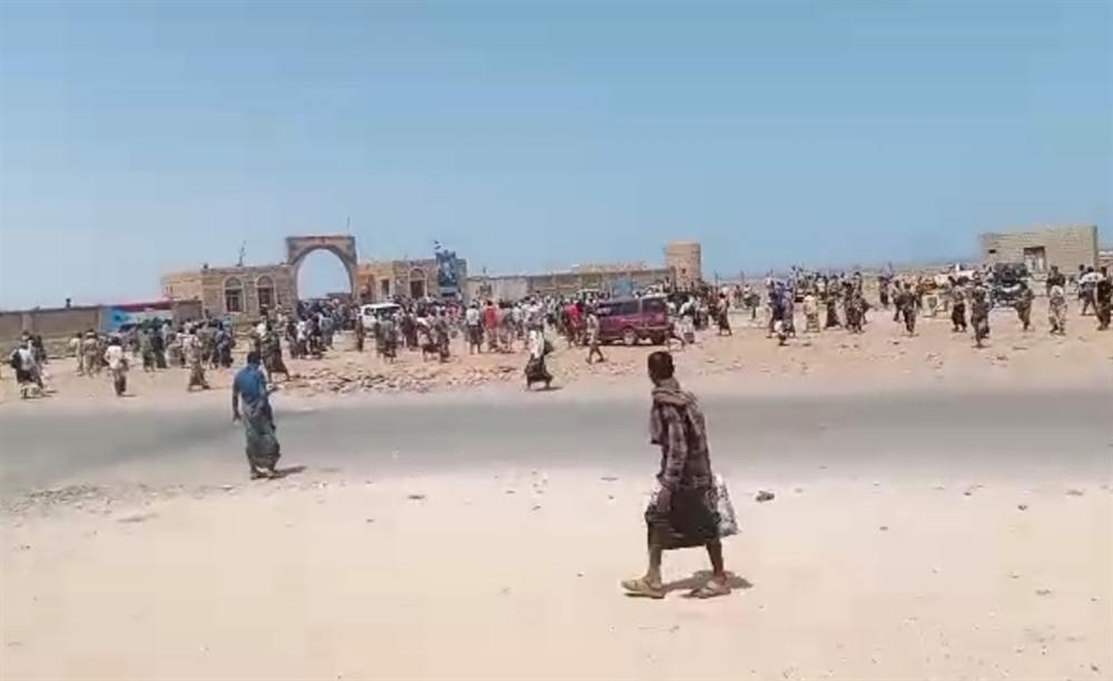 جنود يتمردون على لجنة تابعة للمجلس الانتقالي في سقطرى