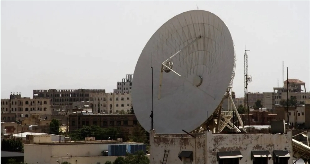 الحوثيون يحوّلون قطاع الاتصالات إلى أداة للرقابة والقمع وتمويل الحرب