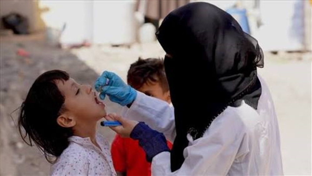 الصحة تعلن تطعيم أكثر من 384 ألف طفل ضد شلل الأطفال في اليوم الأول للحملة