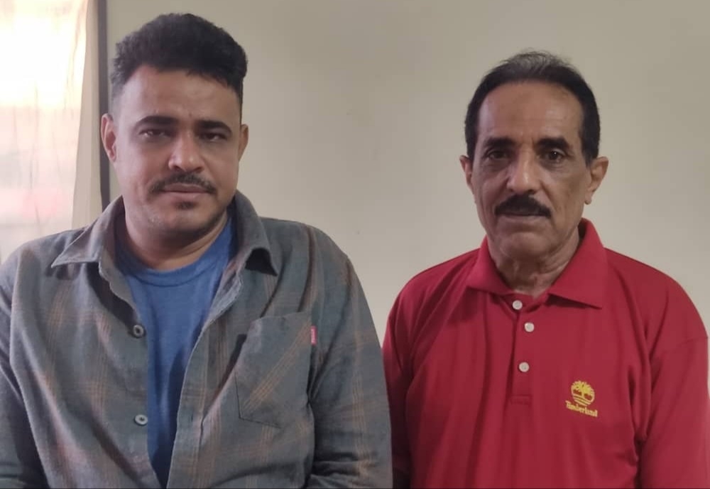 إيران تفرج عن بحّارين يمنيين بعد ثلاث سنوات من الاحتجاز والحكم عليهما بالسجن 15 عاماً أو دفع 15 مليون دولار