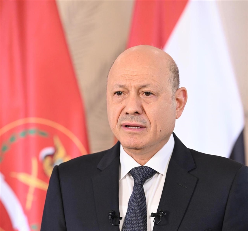 العليمي يدين الهجوم على مطار الملك خالد ويؤكد المضي في عملية «فجر اليمن»