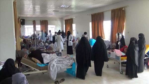 الصليب الأحمر: إصابة 300 ألف بالكوليرا في اليمن منذ تفشي الوباء