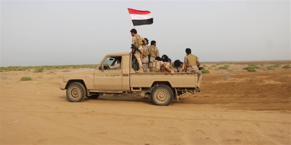 حجة: مصرع 14 من مليشيا الحوثي أثناء محاولتهم انتشال جثة قيادي ميداني بـ"ميدي"