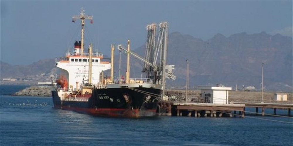 شركات شحن دولية توقف تعاملها مع ميناء عدن بعد تعرضها لـ"قيود جديدة"