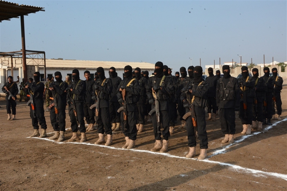 وزير الداخلية يدشن العام التدريبي ويؤكد ان القوات الحكومية قادمة لتحرير ما تبقى من البلاد (صور)