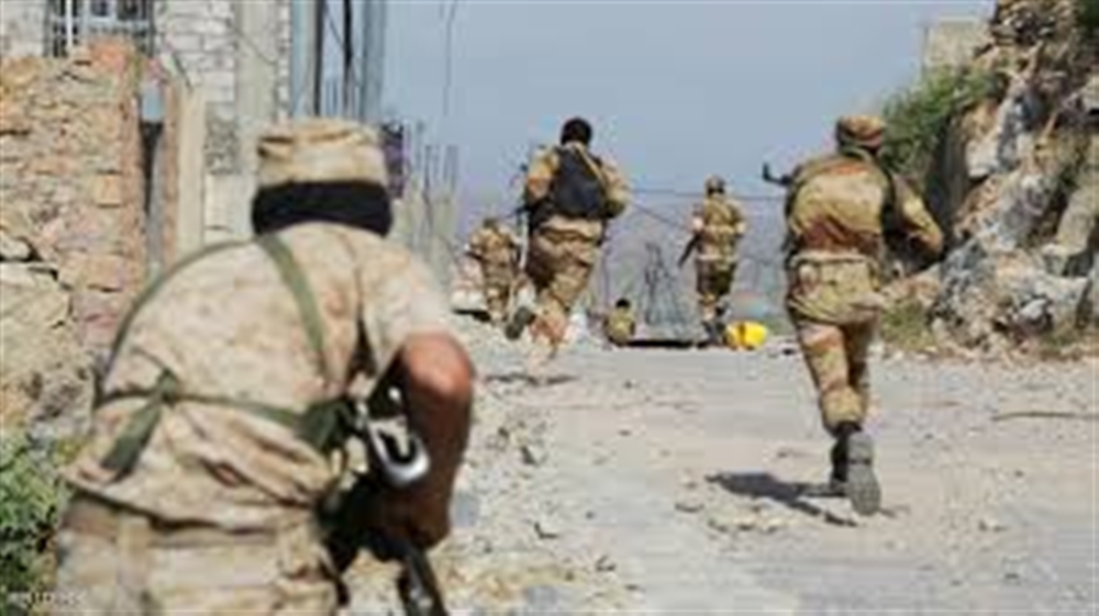 تعز : الجيش يستأنف عملياته العسكرية بغطاء جوي من مقاتلات التحالف العربي