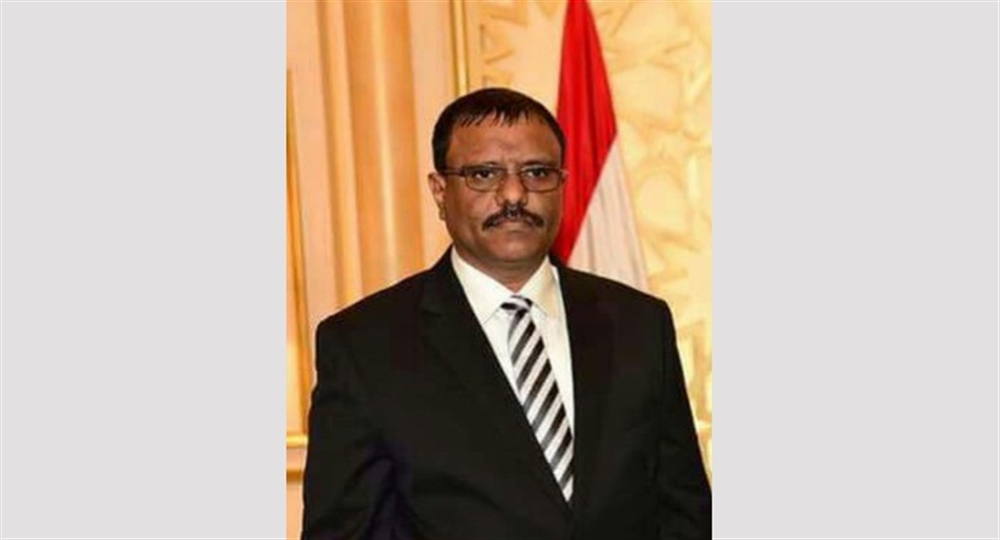 مسؤول حكومي يوجه بإزالة البناء العشوائي في شوارع سقطرى