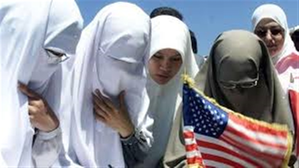 180 ألف دولار لـ3 مسلمات أجبرتهن الشرطة الأميركية على خلع الحجاب