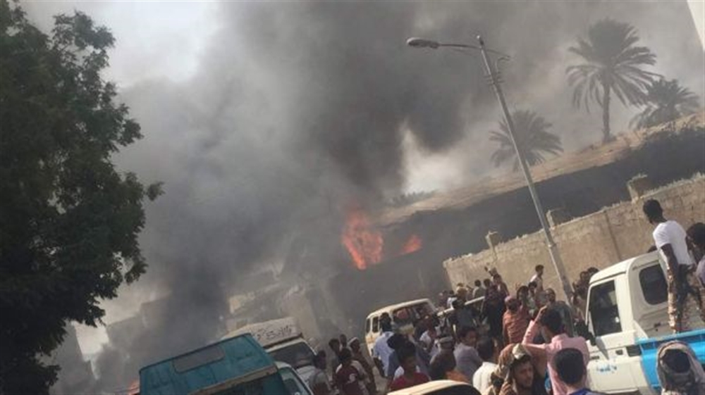 عدن .. انفجار هائل يستهدف منشأة عسكرية للحزام الأمني وسقوط قتلى وجرحى