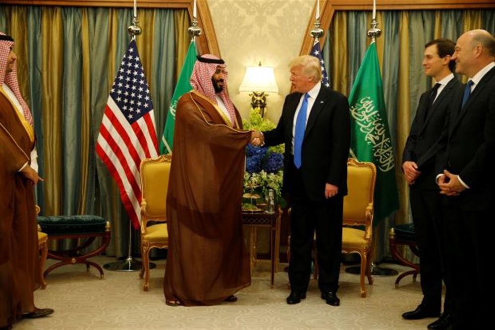 ترامب لمحمد بن سلمان: السعودية ثرية جداً وستعطينا جزءاً من هذه الثروة!