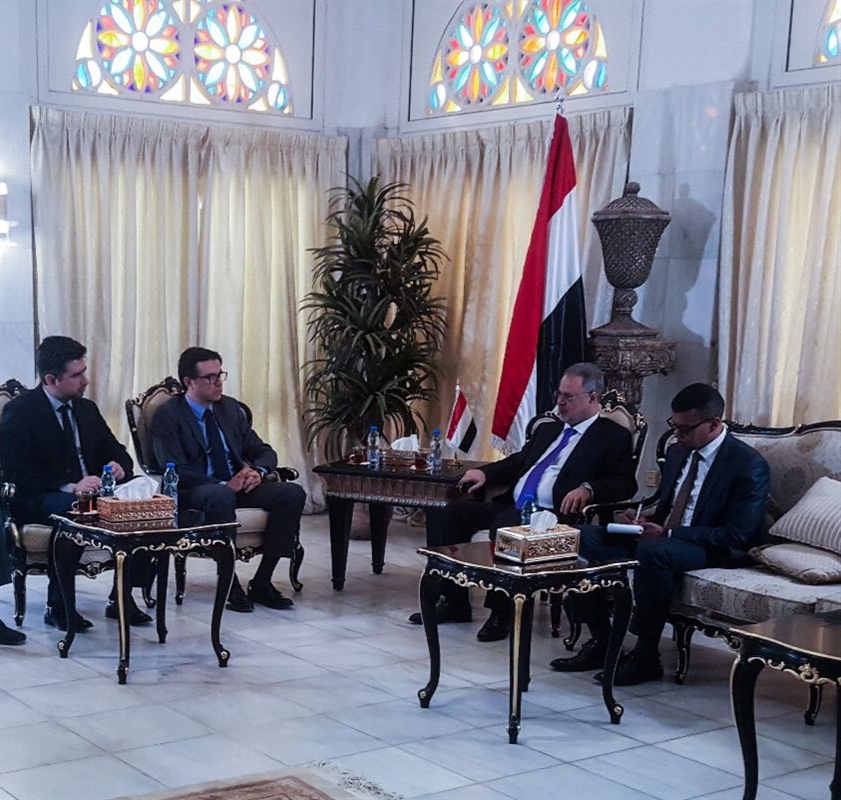 وزير الخارجية يبحث مع السفير التركي استكمال المستشفى الميداني في تعز