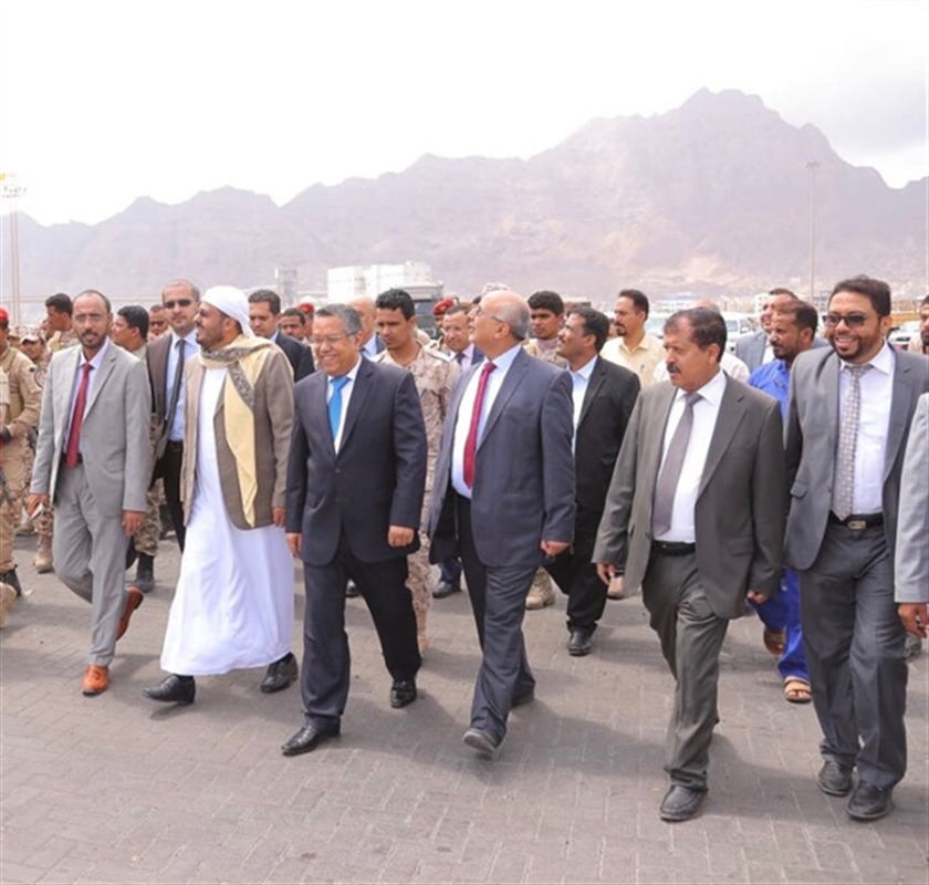 الحكومة اليمنية: تهريب الأسلحة والصواريخ الإيرانية للحوثيين أطال أمد الحرب