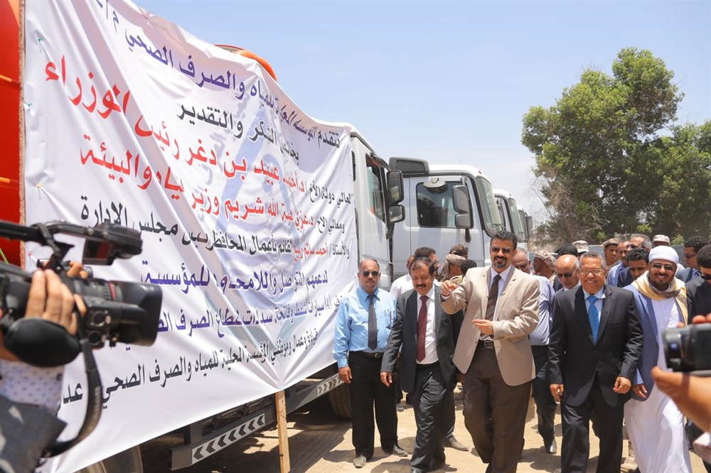 بن دغر يطلع على عمل واحتياجات محطة البرزخ للمياه بعدن