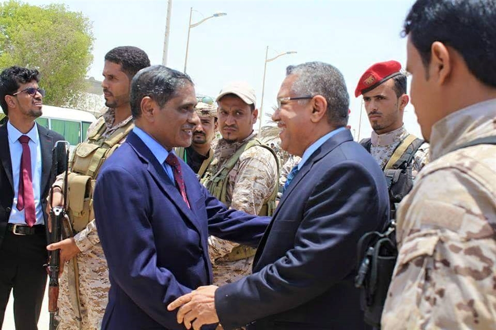 رئيس الحكومة وعدد من الوزراء يصلون المكلا