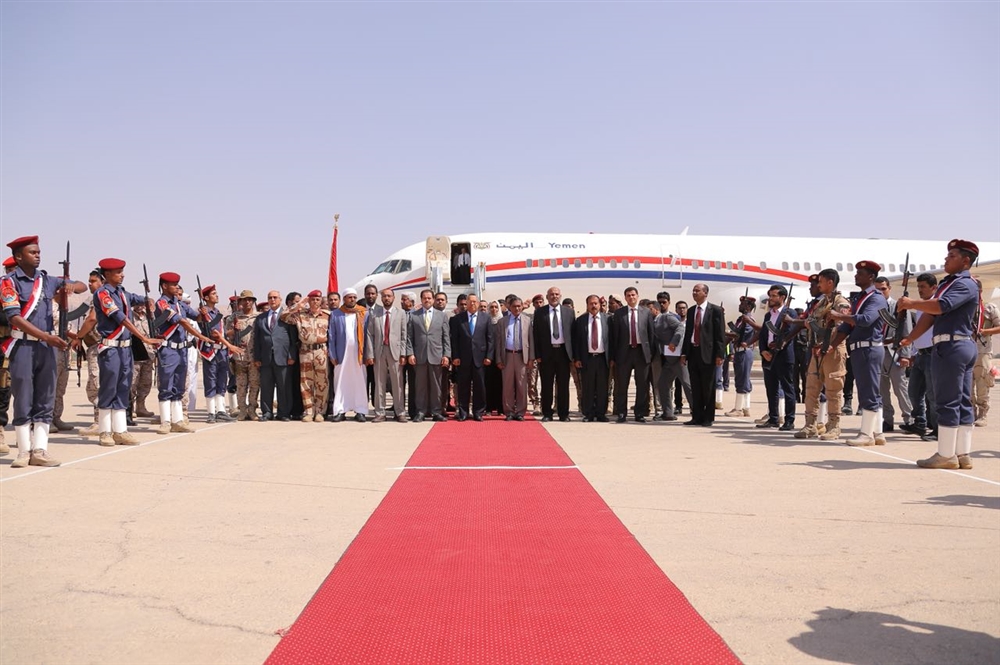 صحيفة لندنية: الحكومة اليمنية تبحث عن بديل آمن لـ"مدينة عدن" لممارسة مهامها