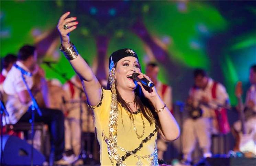 “توبة” فنانة تونسية تثير سجالا بين الإسلاميين والعلمانيين في البلاد