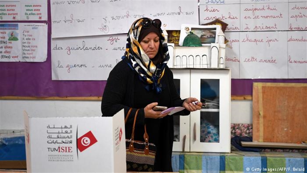 حزب "النهضة" يتقدّم على "نداء تونس" ويُعلن الفوز