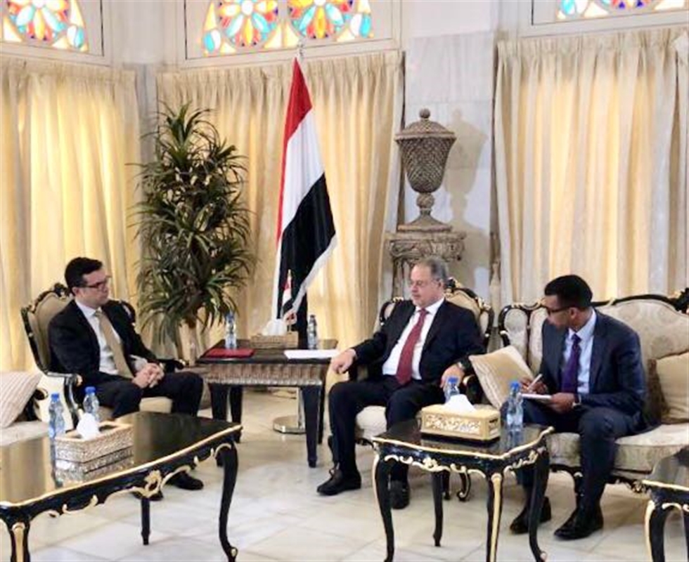المخلافي يناقش مع سفير تركيا تجهيز المستشفى الميداني بتعز