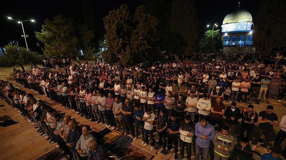 60 ألفا يؤدون التراويح في "الأقصى" بأوّل أيام رمضان