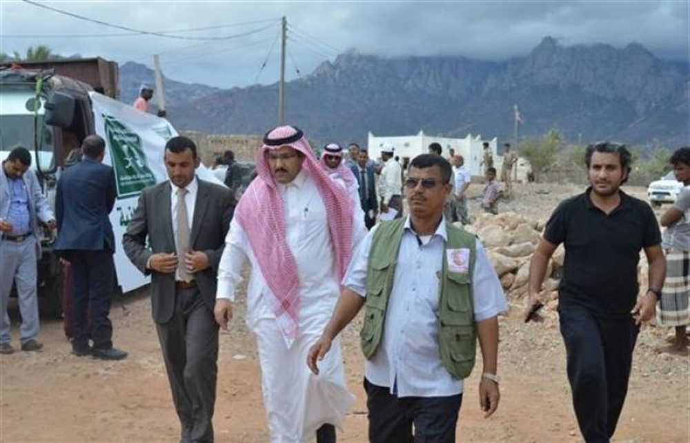السفير السعودي"آل جابر" يغادر سقطرى بعد سحب الإمارات أغلب قواتها