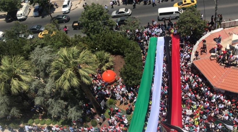 محتجون الأردن يرفضون منح الحكومة وقتاً لحين تشكيلها