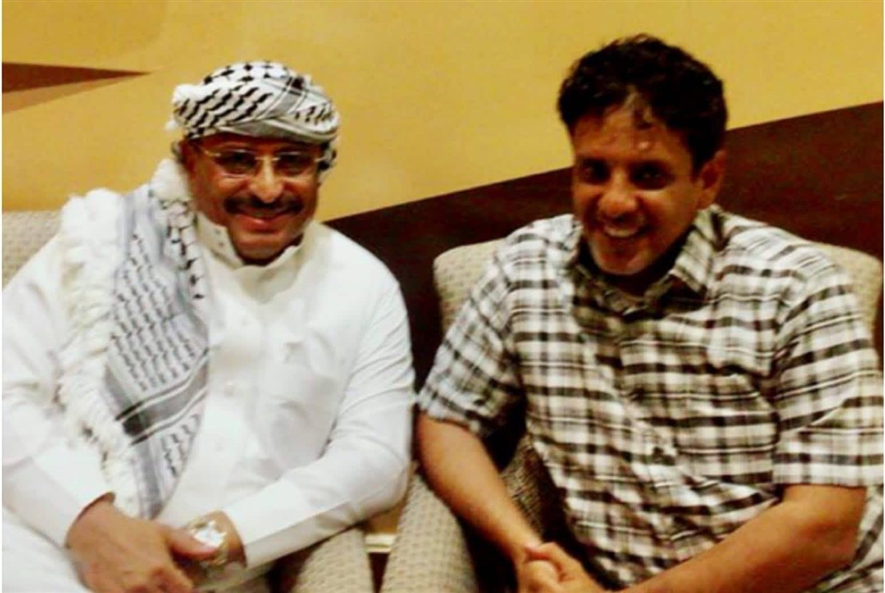 خلال لقائه محافظ المهرة.. وزير النقل يعد بفتح خط جوي دولي بين الغيضة والرياض