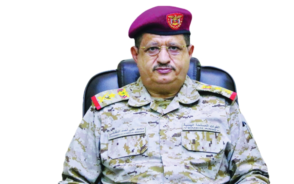 شاهد.. القائم بأعمال وزير الدفاع "المقدشي" يحدد موقف الشرعية من قوات "طارق صالح"