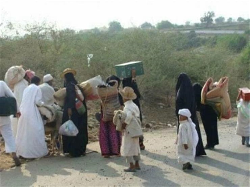 الحوثيون يهجرون قسريا سكان القرى المحيطة بمطار الحديدة