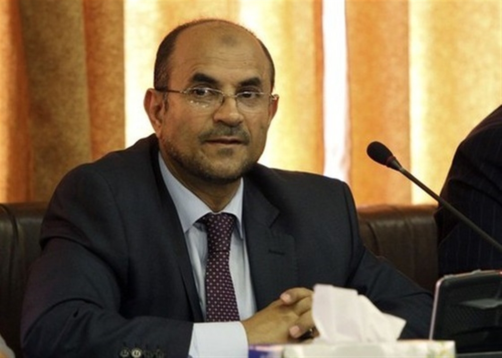 وزير التخطيط ينفي وجود مفاوضات مع البنك الدولي بشأن "قرض المرتبات"