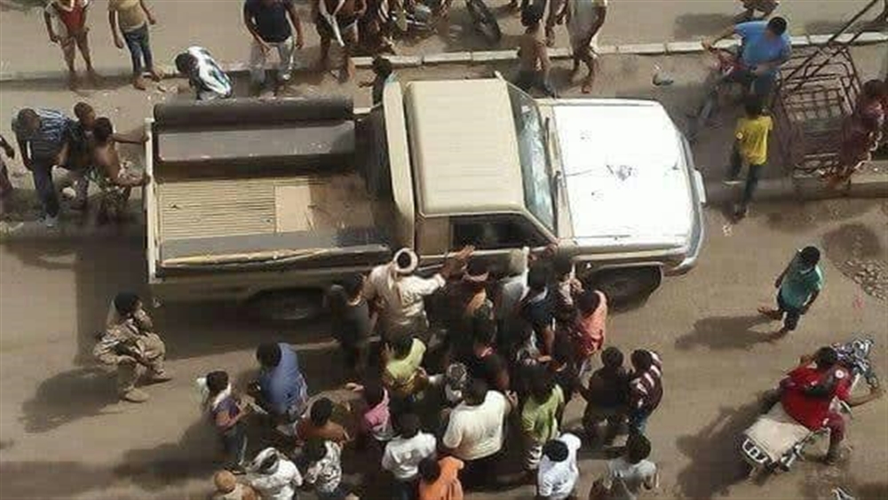 إصابة أربعة في انفجار عبوة ناسفة بطقم عسكري بعدن