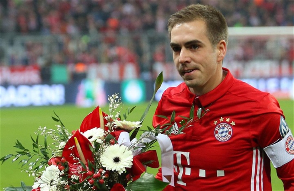 أفضل 15 لاعب لم يحصلوا أبدا على بطاقة حمراء (شاهد)