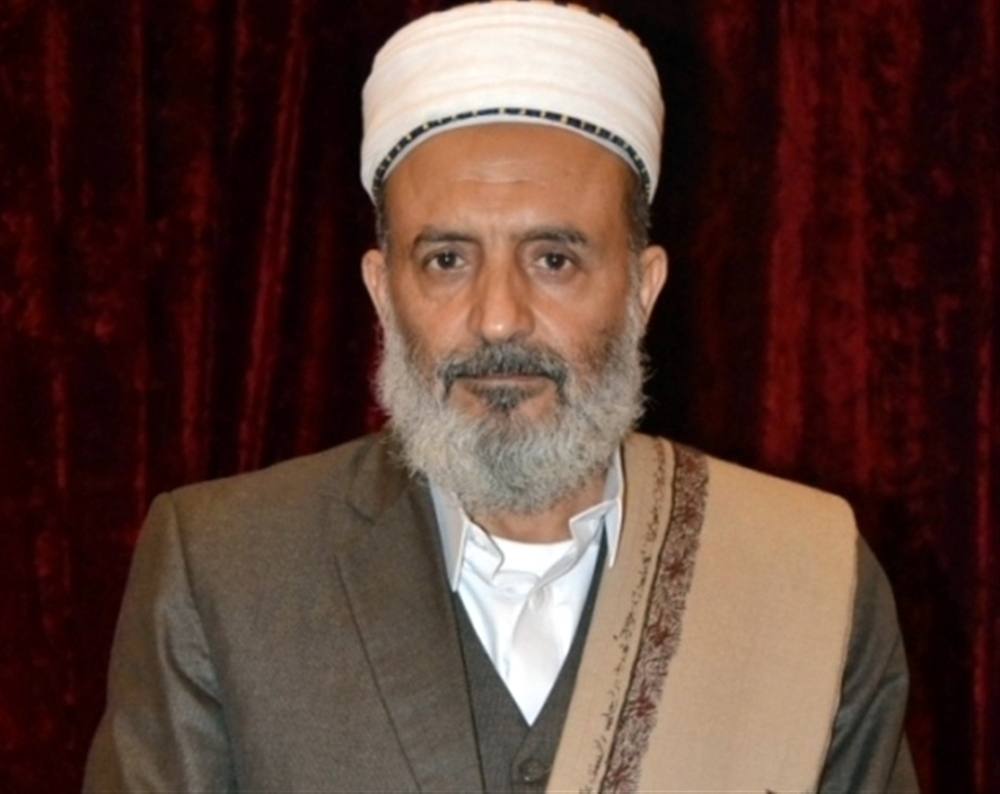 على خلفية انتقاد "الصرخة" .. الحوثيين يعتدون على أحد علماء الزيدية بصنعاء
