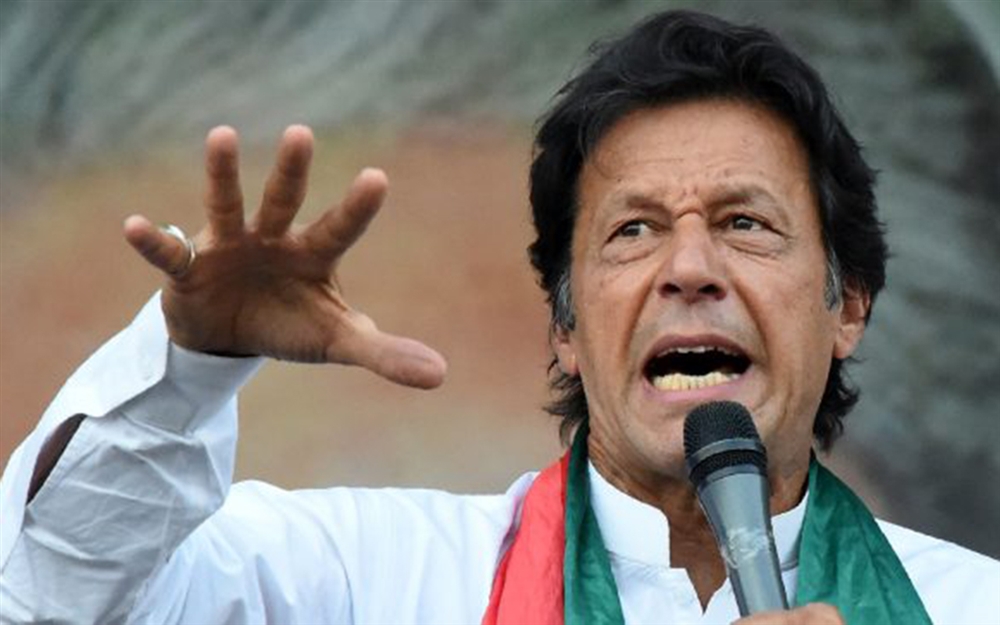 برلمان باكستان ينتخب نجم "رياضة الكريكت" عمران خان رئيسًا للوزراء