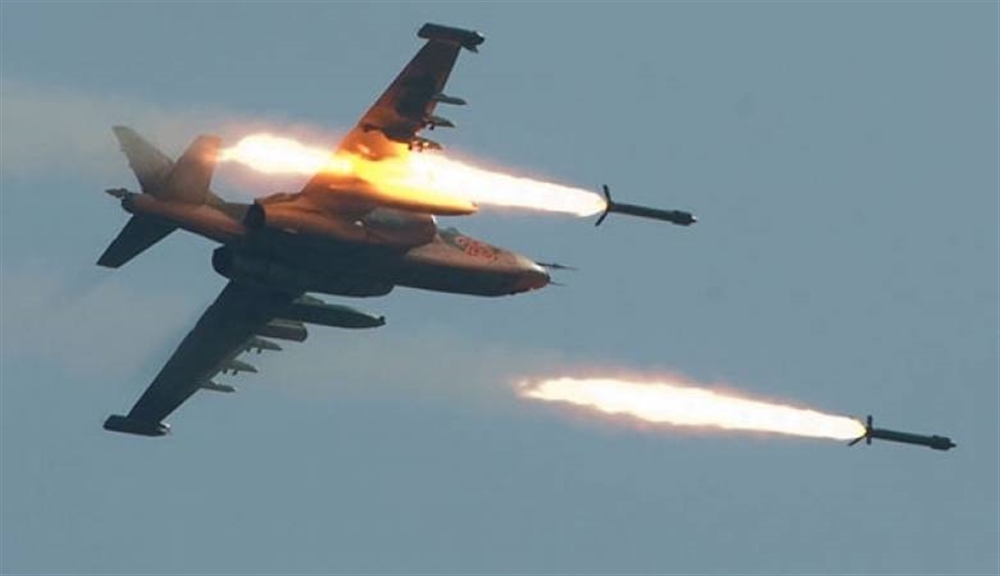 مقتل 10 جنود من قوات الجيش وثلاثة مدنيين في غارة للتحالف العربي بحجة