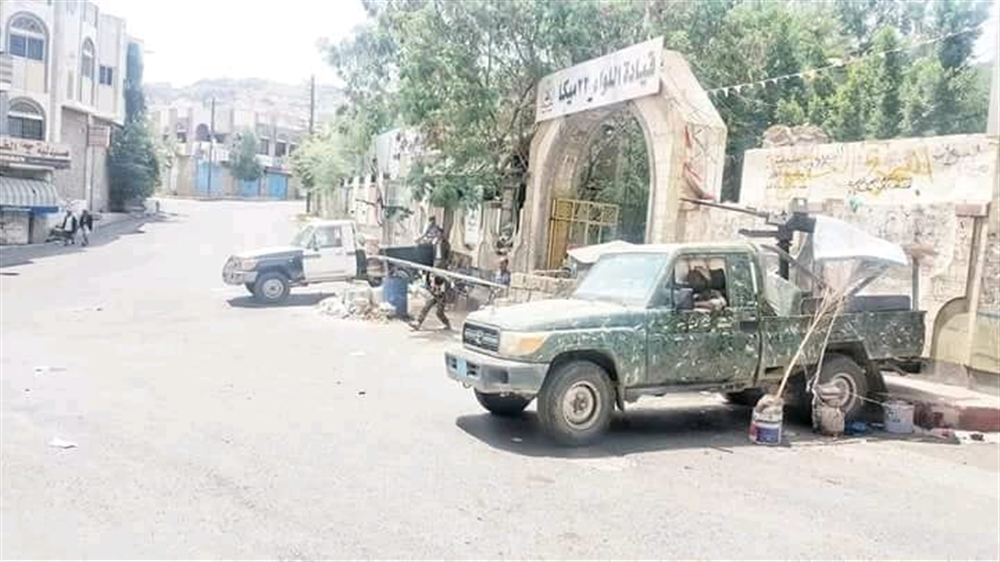 اللواء 22 ميكا يُسلم نادي تعز السياحي للجنة الرئاسية