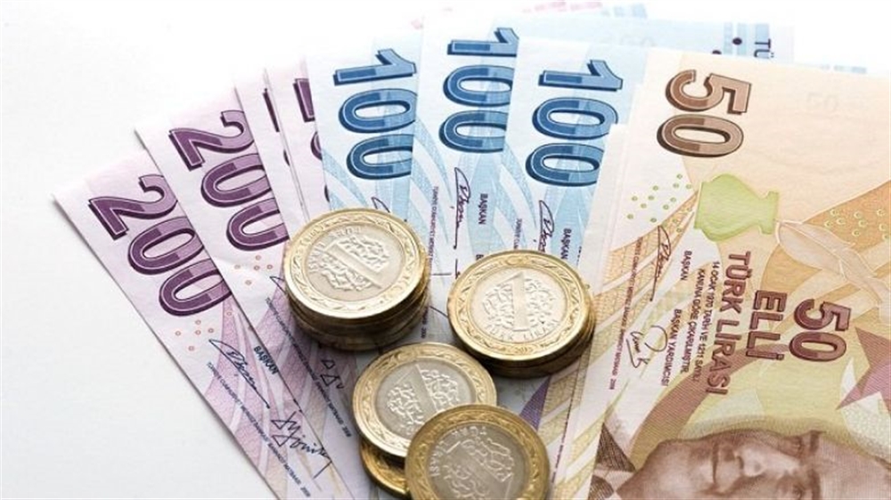 الليرة التركية تواصل الهبوط بفعل ضبابية الحرب الاقتصادية