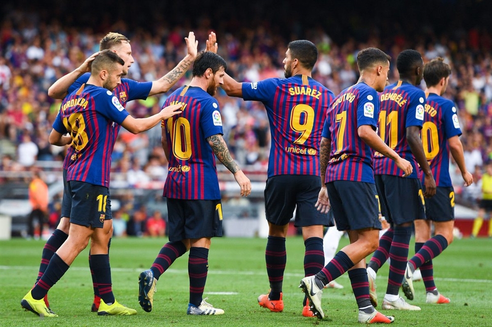برشلونة يسحق هويسكا بثمانية أهداف ويُحلق في صدارة الليغا (شاهد)