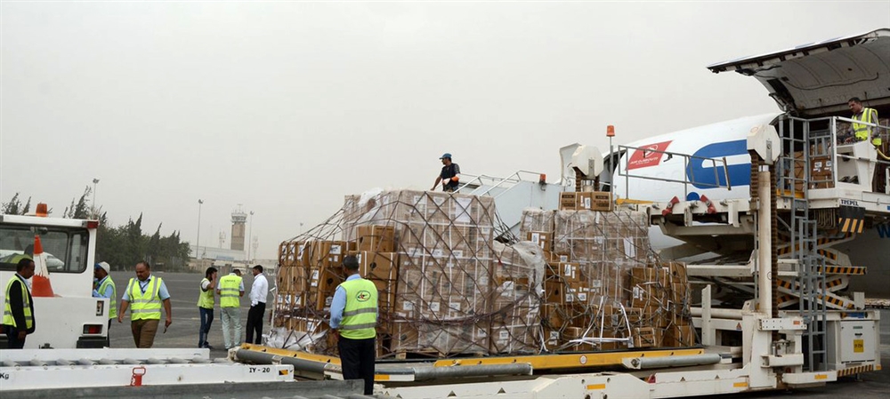 منظمة الصحة العالمية تنقل 500 طن من الإمدادات الطبية عبر مطار صنعاء خلال الشهر الماضي