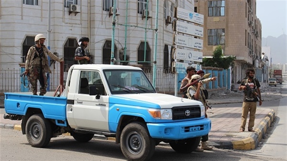تفكيك عبوة ناسفة زرعت في باص بعدن