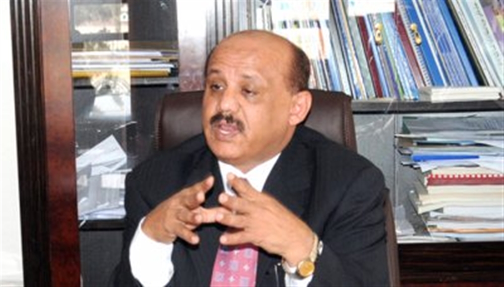 خبير اقتصادي: الدولة يدها مغلولة والوضع في اليمن يحتاج تدخل إسعافي
