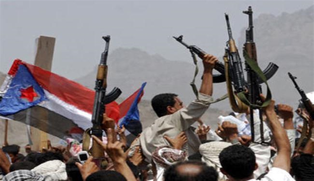 صحيفة إماراتية: التحالف سيتدخل لوقف التصعيد في عدن بإشراك الإنتقالي في حكومة جديدة