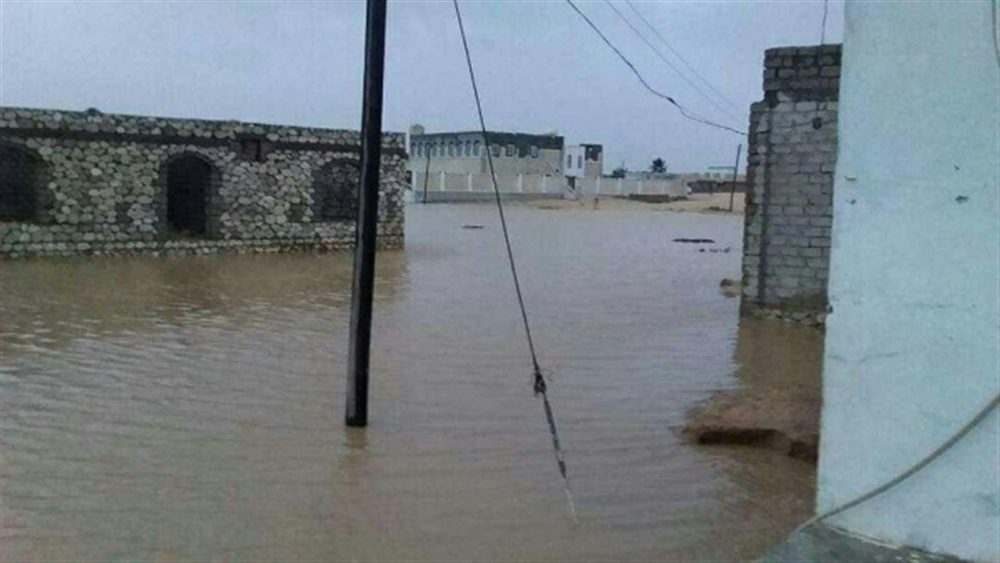تهدم وتضرر منزلين وجرف عشرات الماشية جراء الأمطار الغزيرة لإعصار لبان بالمهرة